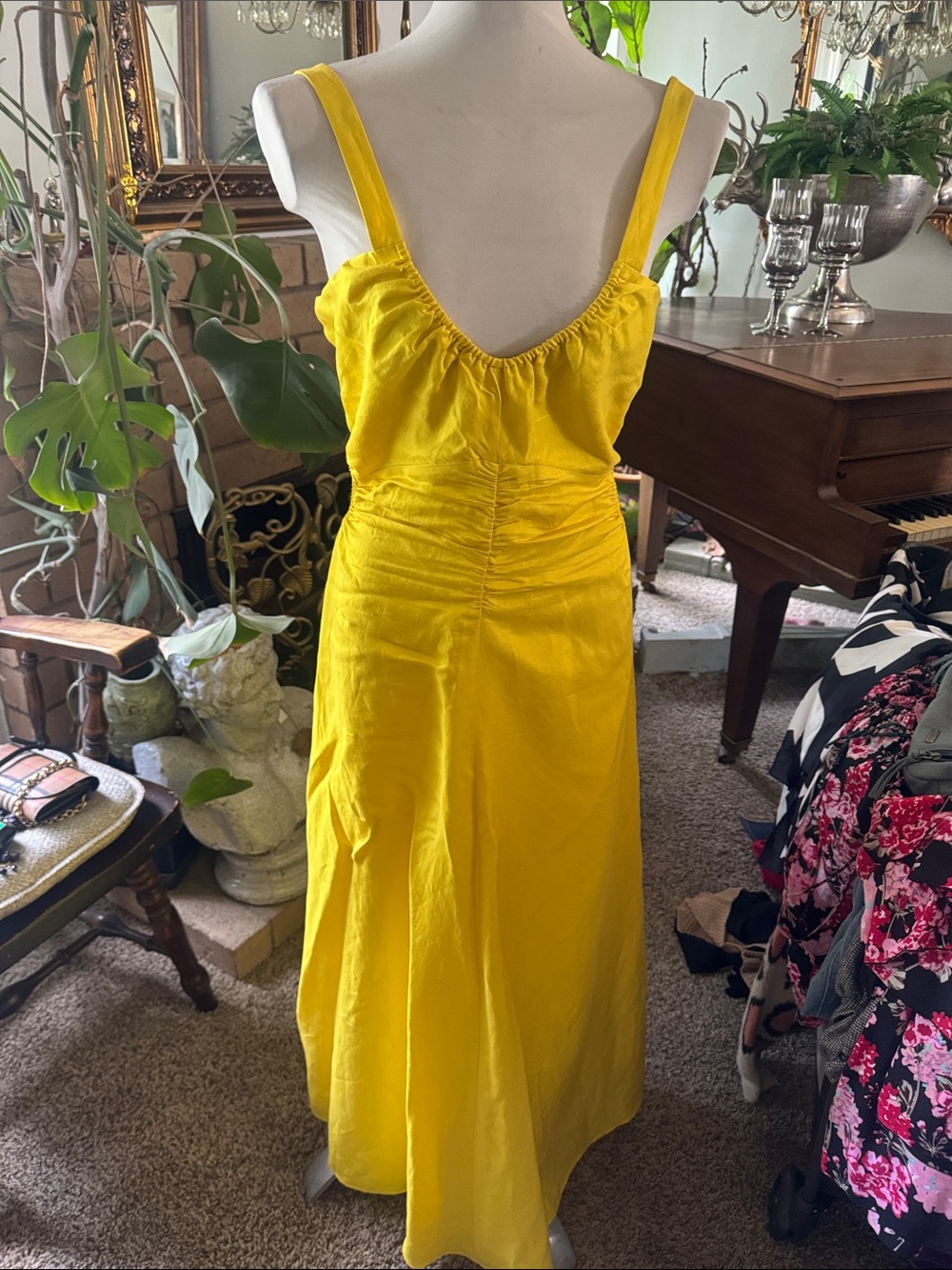 Banana Republic Yellow Women's Sleeveless V-Neck Midi Dress